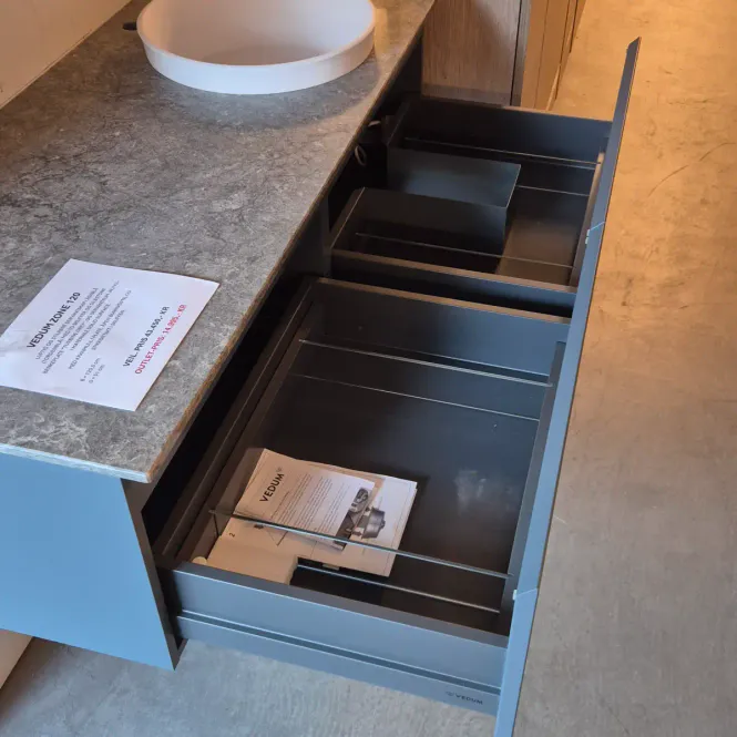 Hovedbilde OUTLET: Vedum Zone 120 cm Baderomsmøbel Tordenblå - Utstilling