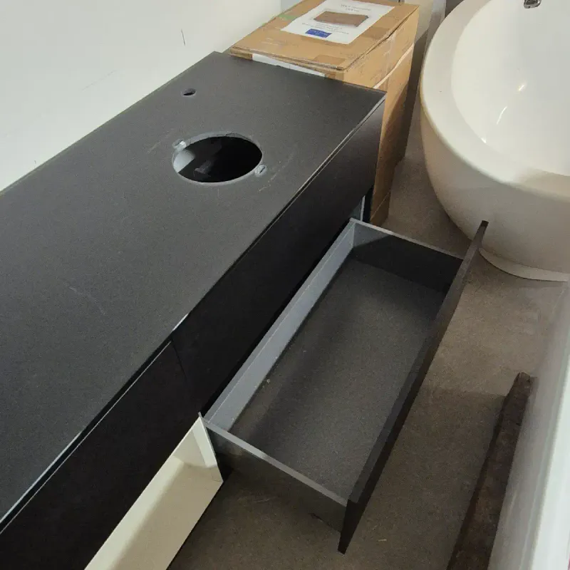 OUTLET: Villeroy & Boch Finion 120 cm Baderomsmøbel Sort - Utstilling