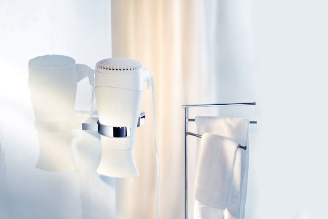 Hovedbilde Smedbo AIR Holder for Hårtørrer, Krom